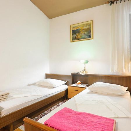 Apartments By The Sea Stanici, Omis - 1028 Tice Pokoj fotografie