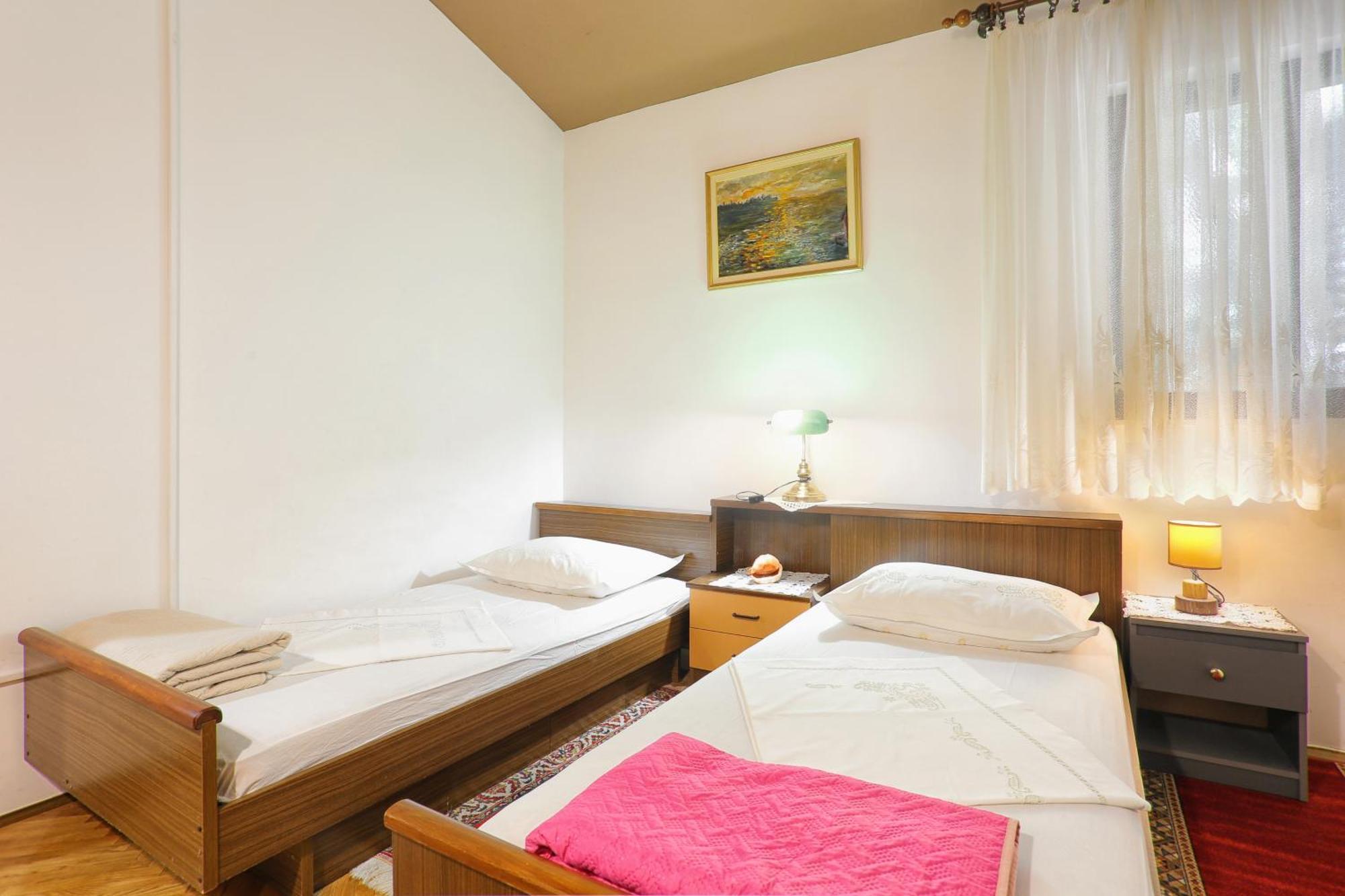 Apartments By The Sea Stanici, Omis - 1028 Tice Pokoj fotografie
