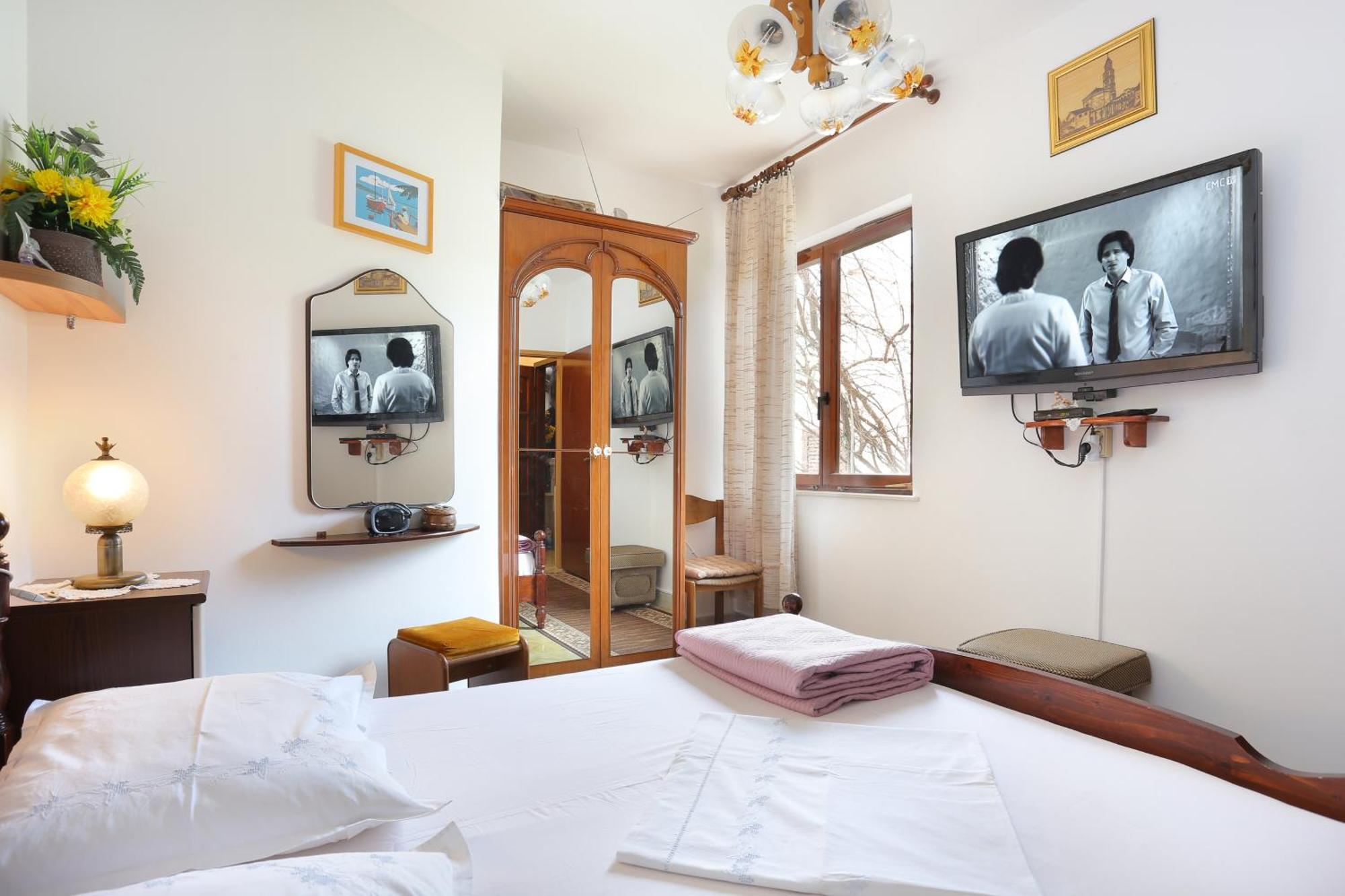 Apartments By The Sea Stanici, Omis - 1028 Tice Pokoj fotografie